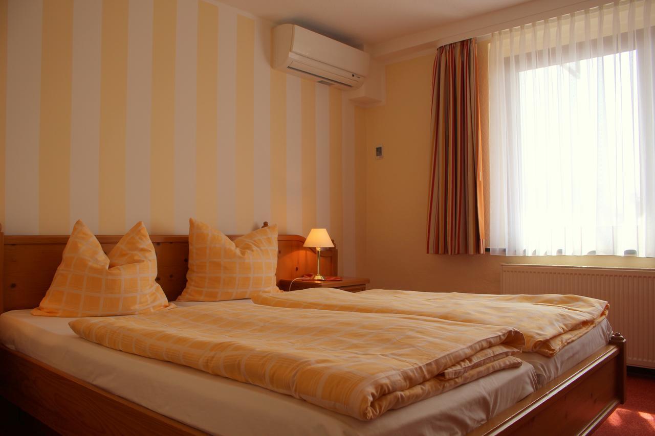 Bed & Breakfast Hotel Muellerhof Caputh Buitenkant foto